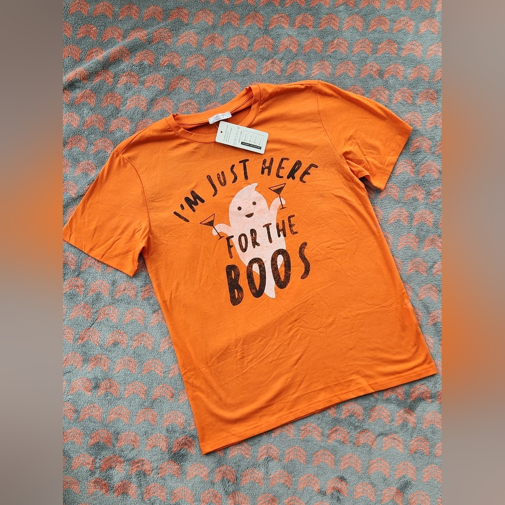 NWT "I'm Just Here for the Boos" Halloween Ghost Orange Graphic Tee Size Medium